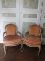 PAIRE DE FAUTEUILS de style Louis XV en bois mouluré, sculpt… (photo 5)