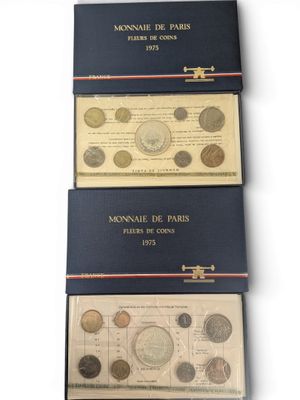 DEUX COFFRETS de la MONNAIE DE PARIS, série de pièces françaises fleur