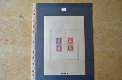 une photo d'une photo représentant deux personnes sur la couverture d'un livre