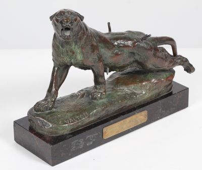 Charles VALTON (1851-1918) « La lionne blessée »