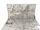 une vieille carte de l'Europe dessinée sur une feuille de papier, sur fond blanc