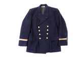 une veste bleue avec des boutons dorés sur le revers