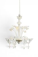 MURANO, Lustre en verre incolore et à dorure pailletée à six…