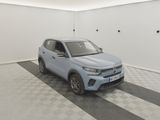 une photo d'un 4x4 bleu garé dans un garage