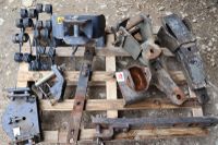 Lot d'attelage de tracteur agricole