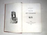 un livre ouvert sur lequel figure l'image d'un homme assis sur une chaise