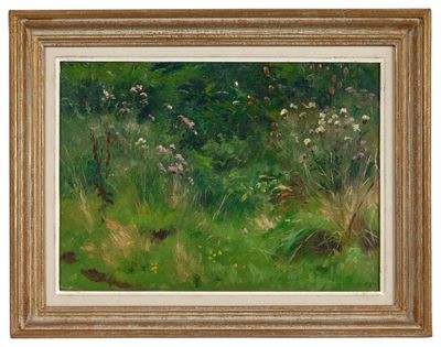 un tableau représentant un champ vert avec des fleurs sauvages au premier plan