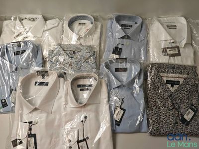 Lot de 10 vêtements de diverses tailles et marques dont : MA…