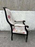 Fauteuil Voltaire en bois, noirci, garniture tissu à décor f… (photo 3)