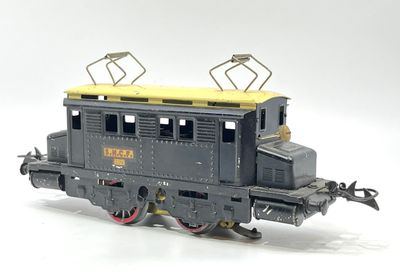HORNBY. Motrice électrique SNCF 20V, vert et crème.