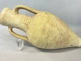 un vase muni d'une anse