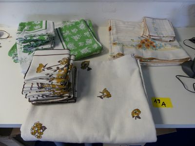 Ensemble DE 4 Nappes ET Serviettes DE Table