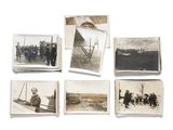 plusieurs vieilles photos en noir et blanc représentant des hommes et des femmes sur un bateau