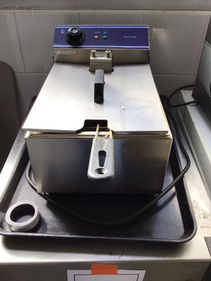 Friteuse électrique de marque ÉLECTRICITÉ FRYER; LOTS A RETIRER SUR RV - Photo 1