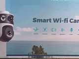 une caméra Wi-Fi connectée fixée au mur