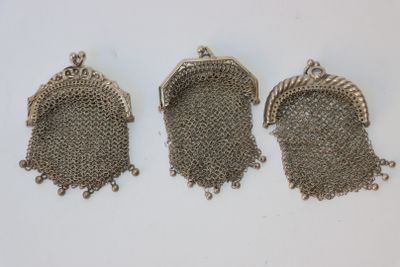 trois porte-monnaie anciens en maille d'argent