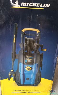 une boîte contenant un pressuriseur bleu et jaune