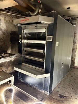 1 four de marque EUROFOURS à 4 niveaux (année 2015) à pain e…