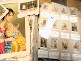 une illustration représentant une femme tenant un bébé dans ses bras, tirée d'un livre