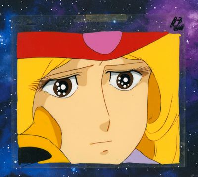 une illustration de anime représentant une femme avec un chapeau rouge et des cheveux blonds