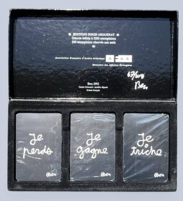a black box with three cards that say je je je je je je je je je je je je je je je je je je je je