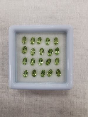PERIDOT IF à VVS Nbr 20 Pakistan ovale 5 x 3 5,06ct