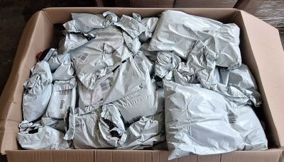 108 / 1 palette de 71 kg de sachets blancs /// VENDU E… - Photo 1