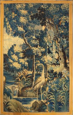 une image d'une tapisserie accrochée au mur d'une pièce