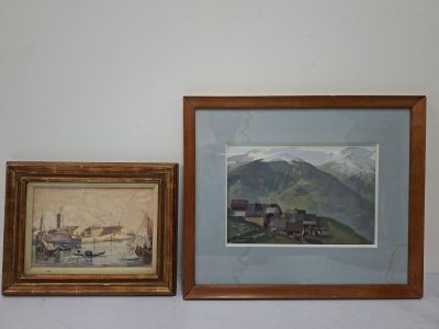 deux tableaux encadrés sur le mur d'une pièce