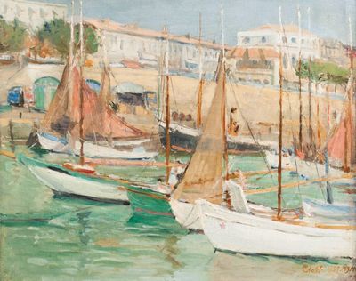 many boats that are in the water near the shore