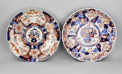 paire d'assiettes japonaises en porcelaine imari, 19e siècle
