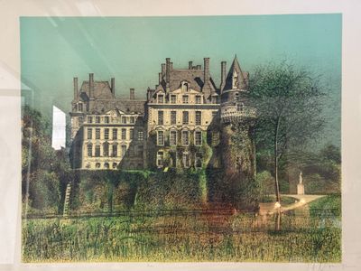 une photo d'une photo d'un château au milieu d'un champ