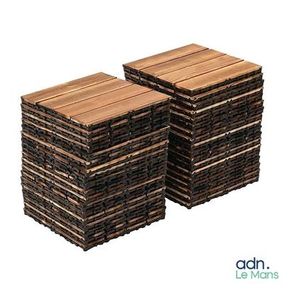 plusieurs pièces de bois sont empilées les unes sur les autres
