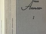 un livre comportant une dédicace sur la couverture avant et une autre sur la couverture arrière