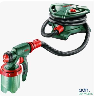 un pistolet de peinture vert et rouge avec une poignée rouge