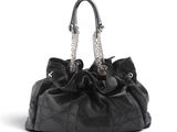 sac à main en cuir matelassé noir, avec des anses en chaîne et une bandoulière