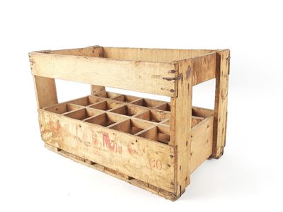 Caisse bois 15 trous bière RUOMS 1960.