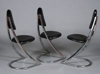 Suite de trois chaises en métal chromé tubulaire, assises et… (photo 5)