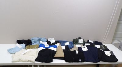 UNIQLO Femme : Lot de 20 articles - Taille S *NEUF avec étiquettes* - Photo 1
