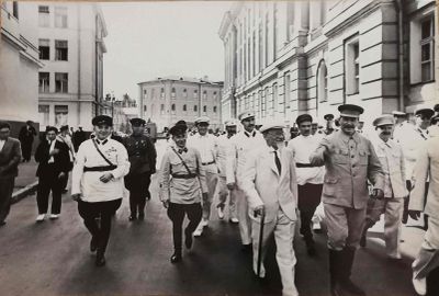 YAKOV KHALIP (1908-1980) I.V. Staline, entouré d'amis fidèle…