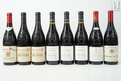 six bouteilles de vin sont alignées sur une table