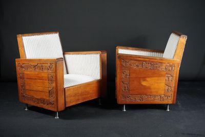 Travail africain. Paire de fauteuils cubiques de type art dé…