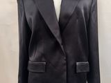 une veste noire sur un mannequin mannequin mannequin mannequin mannequin mannequin mannequin mannequin mannequin mannequin
