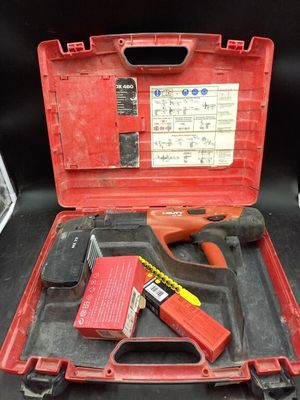 Cloueur à poudre HILTI modèle DX 460 avec son chargeur de cl… - Photo 1