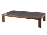 une photo d'une table basse en bois avec un plateau noir