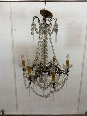 LUSTRE à monture en laiton, pendeloques et pampilles en cris…