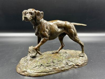 P.TIER Le chien de chasse Bronze à patine verte
