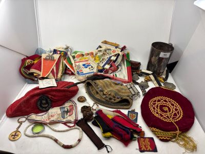 many items that are sitting on a table together
