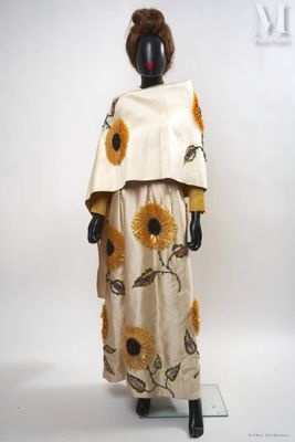 une image représentant un mannequin orné de tournesols