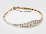 un bracelet ras-du-cou en or et diamants